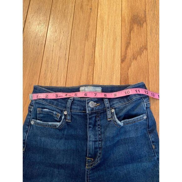 Free People, women's distressed mid rise skinny jeans size W25 - Picture 7 of 9